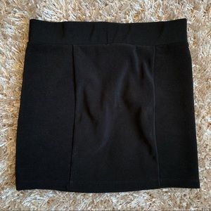 H&M Black Ribbed Mini Skirt size 8